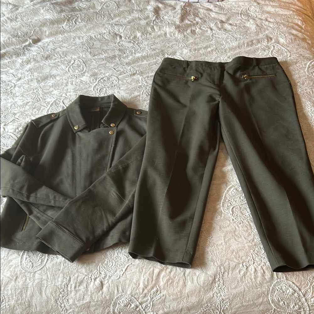Peter Nygard Petite Olive Green Women's Jacket and matching pants.